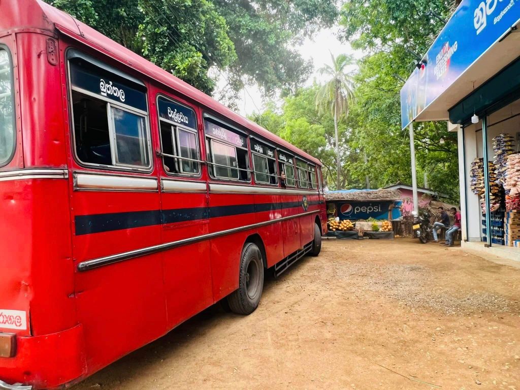 srilanka local bus, srilanka trave guide
