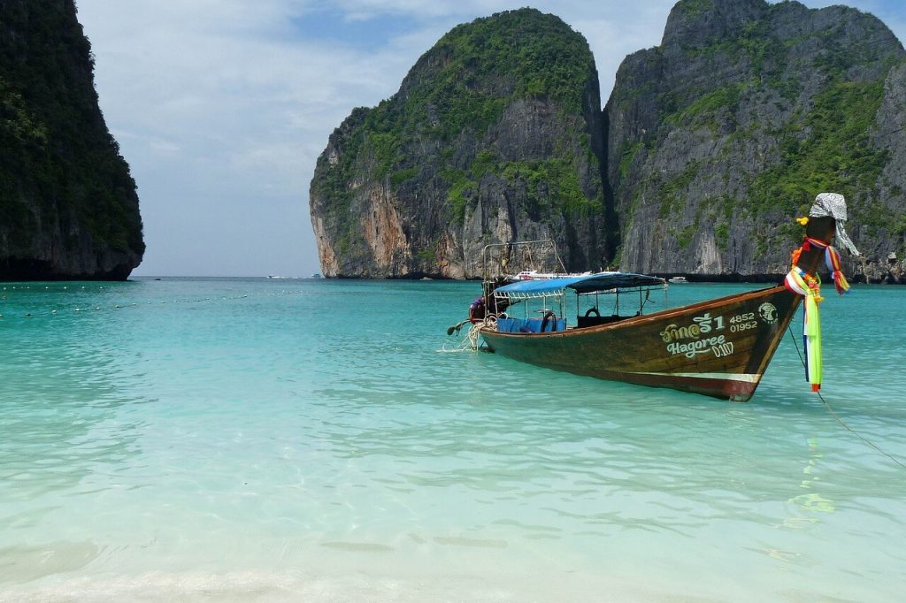 phi-phi-island